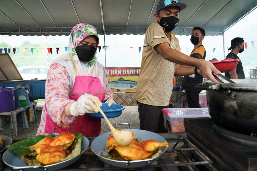 Gerai Ramadhan Tutong returns with over 60 vendors - Biz Brunei